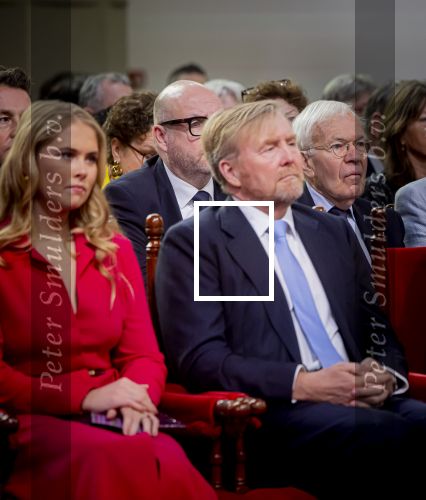 Den Haag 20 november 2025
 Prinses Amalia en haar vader Koning Willem Alexander bij de Grote Kerk, na de Bijzondere Verenigde Vergadering van de Eerste en Tweede Kamer, ter gelegenheid van de tachtigste verjaardag dat het parlement na de Tweede Wereldoorlog voor het eerst weer in gezamenlijkheid bijeenkwam. Eerste Kamervoorzitter Mei Li Vos Tweede Kamervoorzitter Thom van Campenvingen ze op .