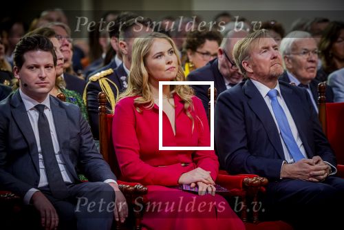 Den Haag 20 november 2025
 Prinses Amalia en haar vader Koning Willem Alexander bij de Grote Kerk, na de Bijzondere Verenigde Vergadering van de Eerste en Tweede Kamer, ter gelegenheid van de tachtigste verjaardag dat het parlement na de Tweede Wereldoorlog voor het eerst weer in gezamenlijkheid bijeenkwam. Eerste Kamervoorzitter Mei Li Vos Tweede Kamervoorzitter Thom van Campenvingen ze op .