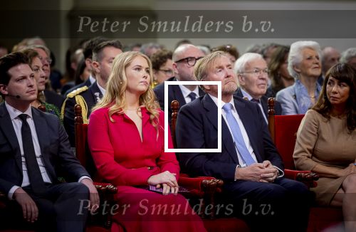 Den Haag 20 november 2025
 Prinses Amalia en haar vader Koning Willem Alexander bij de Grote Kerk, na de Bijzondere Verenigde Vergadering van de Eerste en Tweede Kamer, ter gelegenheid van de tachtigste verjaardag dat het parlement na de Tweede Wereldoorlog voor het eerst weer in gezamenlijkheid bijeenkwam. Eerste Kamervoorzitter Mei Li Vos Tweede Kamervoorzitter Thom van Campenvingen ze op .