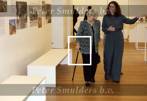Amsterdam 13 november 2025
Prinses Beatrix en Sacha de Boer bij de opening van een fototentoonstelling ter gelegenheid van het honderdjarig bestaan van ontwikkelingsorganisatie Simavi in het Rijksmuseum in Amsterdam