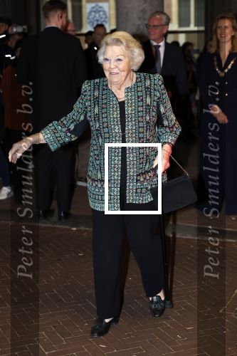 Amsterdam 13 november 2025
Prinses Beatrix en Sacha de Boer bij de opening van een fototentoonstelling ter gelegenheid van het honderdjarig bestaan van ontwikkelingsorganisatie Simavi in het Rijksmuseum in Amsterdam