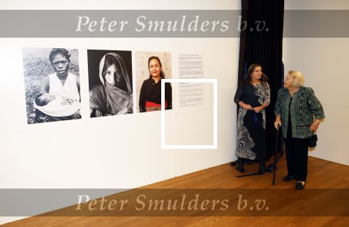 Amsterdam 13 november 2025
Prinses Beatrix en Sacha de Boer bij de opening van een fototentoonstelling ter gelegenheid van het honderdjarig bestaan van ontwikkelingsorganisatie Simavi in het Rijksmuseum in Amsterdam