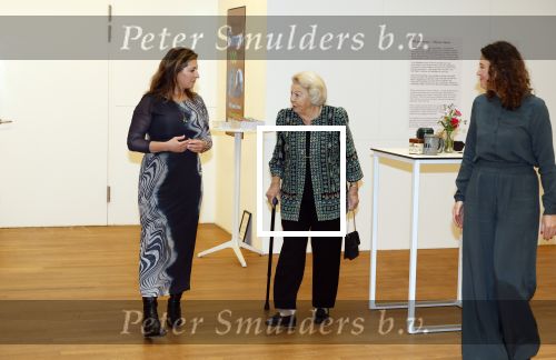 Amsterdam 13 november 2025
Prinses Beatrix en Sacha de Boer bij de opening van een fototentoonstelling ter gelegenheid van het honderdjarig bestaan van ontwikkelingsorganisatie Simavi in het Rijksmuseum in Amsterdam
