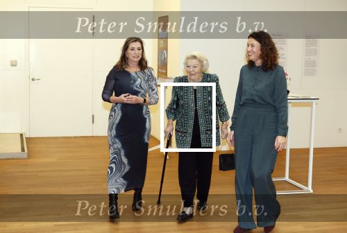 Amsterdam 13 november 2025
Prinses Beatrix en Sacha de Boer bij de opening van een fototentoonstelling ter gelegenheid van het honderdjarig bestaan van ontwikkelingsorganisatie Simavi in het Rijksmuseum in Amsterdam