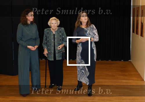 Amsterdam 13 november 2025
Prinses Beatrix en Sacha de Boer bij de opening van een fototentoonstelling ter gelegenheid van het honderdjarig bestaan van ontwikkelingsorganisatie Simavi in het Rijksmuseum in Amsterdam
