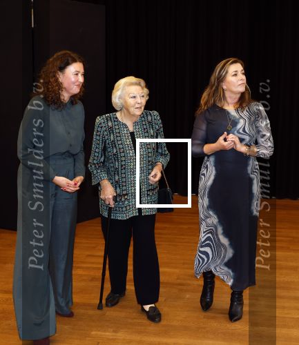 Amsterdam 13 november 2025
Prinses Beatrix en Sacha de Boer bij de opening van een fototentoonstelling ter gelegenheid van het honderdjarig bestaan van ontwikkelingsorganisatie Simavi in het Rijksmuseum in Amsterdam