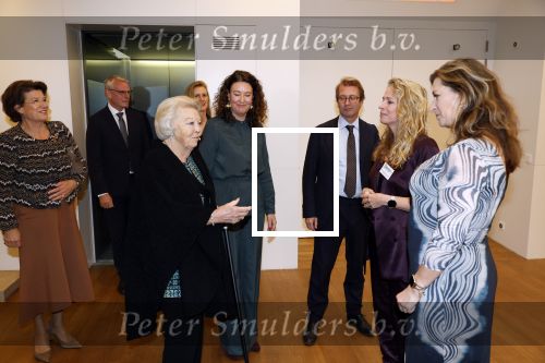 Amsterdam 13 november 2025
Prinses Beatrix en Sacha de Boer bij de opening van een fototentoonstelling ter gelegenheid van het honderdjarig bestaan van ontwikkelingsorganisatie Simavi in het Rijksmuseum in Amsterdam