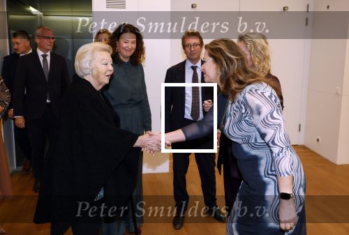 Amsterdam 13 november 2025
Prinses Beatrix en Sacha de Boer bij de opening van een fototentoonstelling ter gelegenheid van het honderdjarig bestaan van ontwikkelingsorganisatie Simavi in het Rijksmuseum in Amsterdam