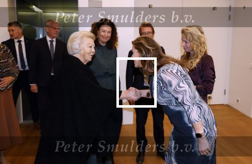 Amsterdam 13 november 2025
Prinses Beatrix en Sacha de Boer bij de opening van een fototentoonstelling ter gelegenheid van het honderdjarig bestaan van ontwikkelingsorganisatie Simavi in het Rijksmuseum in Amsterdam