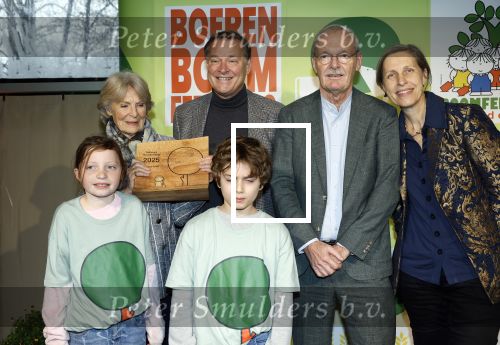 Laren (Gelderland) 19 november 2025
Bijeenkomst van nationale boomplantdag waar prinses Irene uit handen van Albert Verlinde een prijs krijgt omdat zij zich altijd ingezet heeft voor behoud en onderhoud bomen .