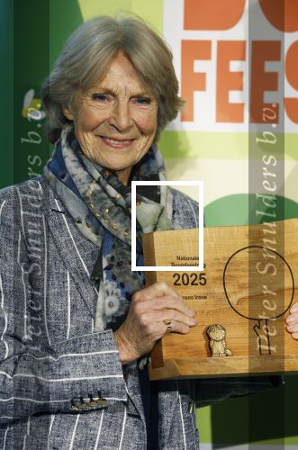 Laren (Gelderland) 19 november 2025
Bijeenkomst van nationale boomplantdag waar prinses Irene uit handen van Albert Verlinde een prijs krijgt omdat zij zich altijd ingezet heeft voor behoud en onderhoud bomen .