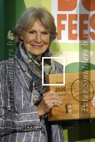Laren (Gelderland) 19 november 2025
Bijeenkomst van nationale boomplantdag waar prinses Irene uit handen van Albert Verlinde een prijs krijgt omdat zij zich altijd ingezet heeft voor behoud en onderhoud bomen .