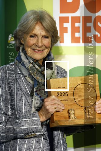 Laren (Gelderland) 19 november 2025
Bijeenkomst van nationale boomplantdag waar prinses Irene uit handen van Albert Verlinde een prijs krijgt omdat zij zich altijd ingezet heeft voor behoud en onderhoud bomen .