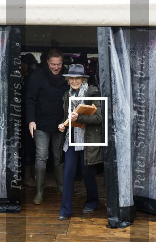 Laren (Gelderland) 19 november 2025
Bijeenkomst van nationale boomplantdag waar prinses Irene uit handen van Albert Verlinde een prijs krijgt omdat zij zich altijd ingezet heeft voor behoud en onderhoud bomen .