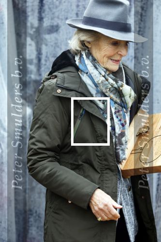 Laren (Gelderland) 19 november 2025
Bijeenkomst van nationale boomplantdag waar prinses Irene uit handen van Albert Verlinde een prijs krijgt omdat zij zich altijd ingezet heeft voor behoud en onderhoud bomen .