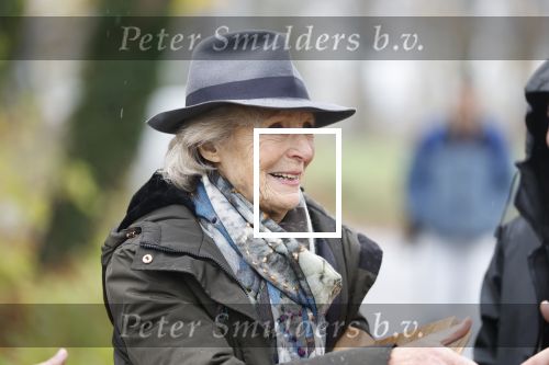 Laren (Gelderland) 19 november 2025
Bijeenkomst van nationale boomplantdag waar prinses Irene uit handen van Albert Verlinde een prijs krijgt omdat zij zich altijd ingezet heeft voor behoud en onderhoud bomen .