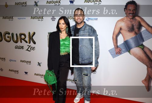 Amsterdam 4 november 2025
Premiere Augurk aan zee in Tuschinski met de cast die bestaat uit oa Monic Hendrickx Martin v Waardenberg Olga Zuiderhoek Jelka v Houten Frank Lammers Peter v d Begin en Tibor Lukacs. Robert v Hemert heeft de titelsong geschreven . rene Watzema met partner
