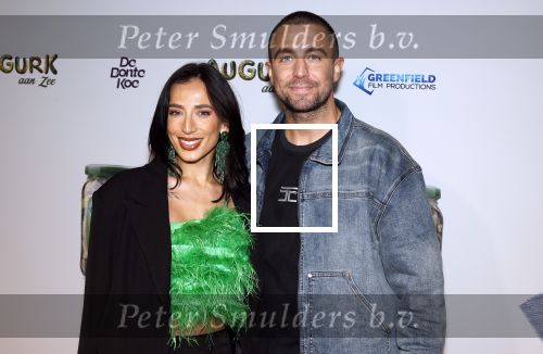 Amsterdam 4 november 2025
Premiere Augurk aan zee in Tuschinski met de cast die bestaat uit oa Monic Hendrickx Martin v Waardenberg Olga Zuiderhoek Jelka v Houten Frank Lammers Peter v d Begin en Tibor Lukacs. Robert v Hemert heeft de titelsong geschreven . rene Watzema met partner