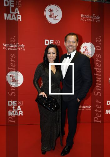 Amsterdam 30 november 2025
80 jaar het DeLaMar theater . Rene van Kooten poseert met partner Tanya Van Der Kooij