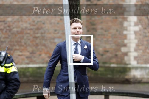 Den Haag 20 november 2025
 Prinses Amalia en haar vader Koning Willem Alexander bij de Grote Kerk, na de Bijzondere Verenigde Vergadering van de Eerste en Tweede Kamer, ter gelegenheid van de tachtigste verjaardag dat het parlement na de Tweede Wereldoorlog voor het eerst weer in gezamenlijkheid bijeenkwam. Eerste Kamervoorzitter Mei Li Vos Tweede Kamervoorzitter Thom van Campenvingen ze op . Ruben Brekelmans