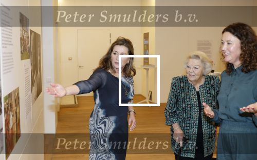 Amsterdam 13 november 2025
Prinses Beatrix en Sacha de Boer bij de opening van een fototentoonstelling ter gelegenheid van het honderdjarig bestaan van ontwikkelingsorganisatie Simavi in het Rijksmuseum in Amsterdam