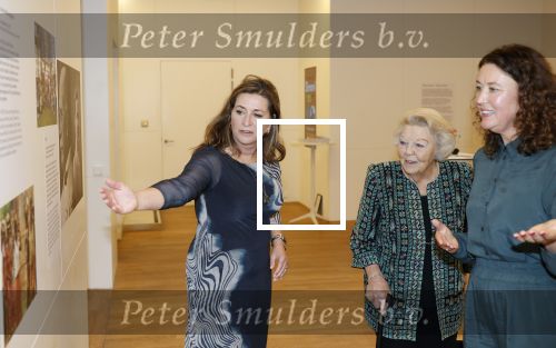 Amsterdam 13 november 2025
Prinses Beatrix en Sacha de Boer bij de opening van een fototentoonstelling ter gelegenheid van het honderdjarig bestaan van ontwikkelingsorganisatie Simavi in het Rijksmuseum in Amsterdam