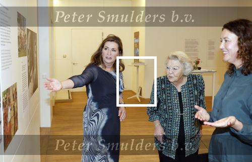 Amsterdam 13 november 2025
Prinses Beatrix en Sacha de Boer bij de opening van een fototentoonstelling ter gelegenheid van het honderdjarig bestaan van ontwikkelingsorganisatie Simavi in het Rijksmuseum in Amsterdam