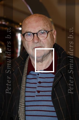 Amsterdam 26 oktober 2025
Boekpresentatie boek over 80 jaar het DeLaMar theater . Simone Kleinsma kreg uit handen van Janine v d Ende en Joop v d Ende het eerste exemplaar. Serge Henri Valcke