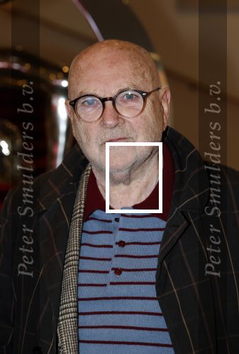 Amsterdam 26 oktober 2025
Boekpresentatie boek over 80 jaar het DeLaMar theater . Simone Kleinsma kreg uit handen van Janine v d Ende en Joop v d Ende het eerste exemplaar. Serge Henri Valcke
