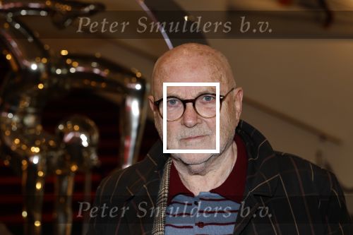 Amsterdam 26 oktober 2025
Boekpresentatie boek over 80 jaar het DeLaMar theater . Simone Kleinsma kreg uit handen van Janine v d Ende en Joop v d Ende het eerste exemplaar. Serge Henri Valcke