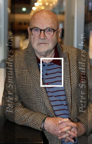 Amsterdam 26 oktober 2025
Boekpresentatie boek over 80 jaar het DeLaMar theater . Simone Kleinsma kreg uit handen van Janine v d Ende en Joop v d Ende het eerste exemplaar. Serge Henri Valcke