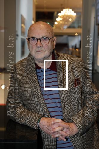 Amsterdam 26 oktober 2025
Boekpresentatie boek over 80 jaar het DeLaMar theater . Simone Kleinsma kreg uit handen van Janine v d Ende en Joop v d Ende het eerste exemplaar. Serge Henri Valcke