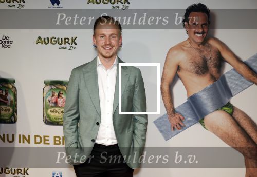 Amsterdam 4 november 2025
Premiere Augurk aan zee in Tuschinski met de cast die bestaat uit oa Monic Hendrickx Martin v Waardenberg Olga Zuiderhoek Jelka v Houten Frank Lammers Peter v d Begin en Tibor Lukacs. Robert v Hemert heeft de titelsong geschreven . Oos Kesbeke met zijn zoon Silvian Kesbeke