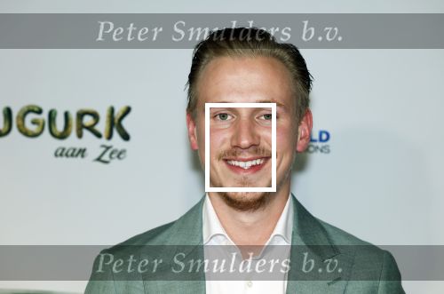 Amsterdam 4 november 2025
Premiere Augurk aan zee in Tuschinski met de cast die bestaat uit oa Monic Hendrickx Martin v Waardenberg Olga Zuiderhoek Jelka v Houten Frank Lammers Peter v d Begin en Tibor Lukacs. Robert v Hemert heeft de titelsong geschreven . Oos Kesbeke met zijn zoon Silvian Kesbeke