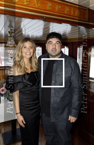 Amsterdam 18 november 2025
Boekpresentatie Stephanie Tency op een mooie salonboot. Stephanie Tency en Huzur Yilmaz