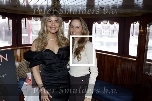 Amsterdam 18 november 2025
Boekpresentatie Stephanie Tency op een mooie salonboot. Stephanie Tency met zus