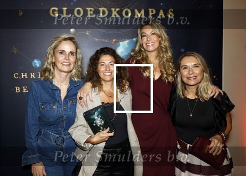 Amsterdam 31 november 2025
Presentatie boek Susan Smit en Chris Berens in het west indisch huis. Susan Smit Yvanka v d Zwaan Femmetje de Windt en Elle v Rijn