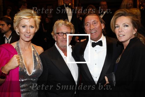 Amsterdam 16 november 2009
Premiere komt een vrouw bij de dochter in Tuschinski.  Jan en Monique des Bouvrie en Theo en Mariska Dietz
Peter Smulders bv