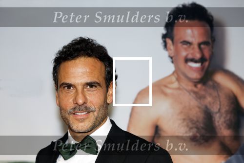 Amsterdam 4 november 2025
Premiere Augurk aan zee in Tuschinski met de cast die bestaat uit oa Monic Hendrickx Martin v Waardenberg Olga Zuiderhoek Jelka v Houten Frank Lammers Peter v d Begin en Tibor Lukacs. Robert v Hemert heeft de titelsong geschreven .