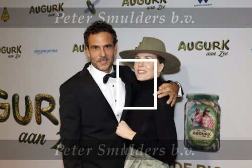 Amsterdam 4 november 2025
Premiere Augurk aan zee in Tuschinski met de cast die bestaat uit oa Monic Hendrickx Martin v Waardenberg Olga Zuiderhoek Jelka v Houten Frank Lammers Peter v d Begin en Tibor Lukacs. Robert v Hemert heeft de titelsong geschreven . Tibor Lukacs en Hadewych Minis