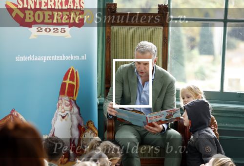 Amsterdam 10 november 2025
Presentatie sinterklaasboeken met Igone de Jong Tijl Beckand en Lieke Martens .