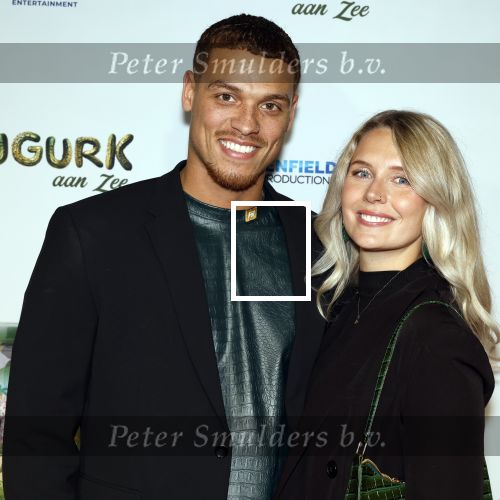 Amsterdam 4 november 2025
Premiere Augurk aan zee in Tuschinski met de cast die bestaat uit oa Monic Hendrickx Martin v Waardenberg Olga Zuiderhoek Jelka v Houten Frank Lammers Peter v d Begin en Tibor Lukacs. Robert v Hemert heeft de titelsong geschreven . Tyron Lut