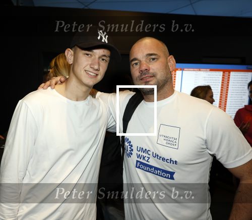 Utrecht 6 november 2025
Padel tournooi voor het UMC ziekenhuis bij Hal 22. Wesley Sneijder en zijn zoon Jessey