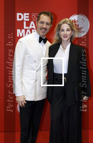 Amsterdam 30 november 2025
80 jaar het DeLaMar theater . William Spaaij poseert met zijn zwngere partner Liza Kollau