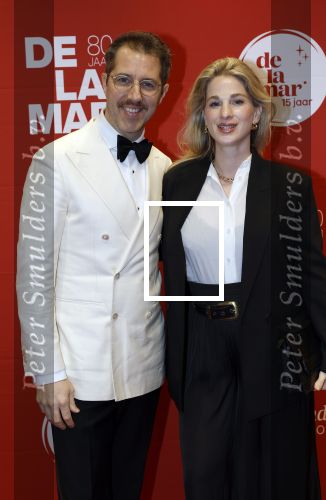 Amsterdam 30 november 2025
80 jaar het DeLaMar theater . William Spaaij poseert met zijn zwngere partner Liza Kollau