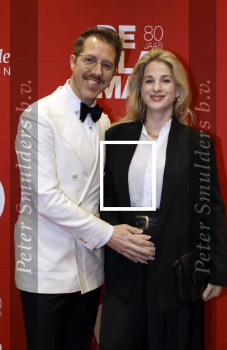Amsterdam 30 november 2025
80 jaar het DeLaMar theater . William Spaaij poseert met zijn zwngere partner Liza Kollau