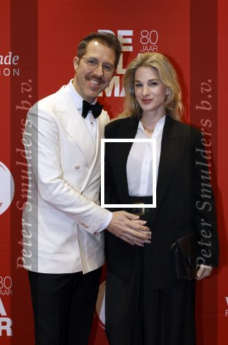Amsterdam 30 november 2025
80 jaar het DeLaMar theater . William Spaaij poseert met zijn zwngere partner Liza Kollau