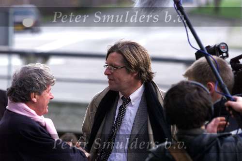Amsterdam 2 december 1999
Rechtzaak FRITS BOM tegen RTL
Bert v d Veer in gesprek met Willibord Frequin