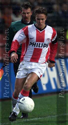 Eindhoven, 4 December 1999
Komp. PSV-Roda JC, eindstand 2-0

JOHAN VOGEL


PETER SMULDERS BV