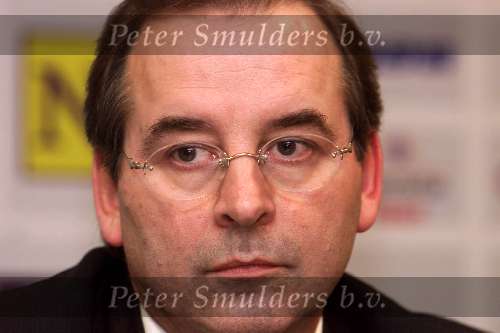Arnhem, 30 november 1999
Ondertekening kontrakt bij Vitsse voor 2 1/2 jaar
KAREL AALBERS